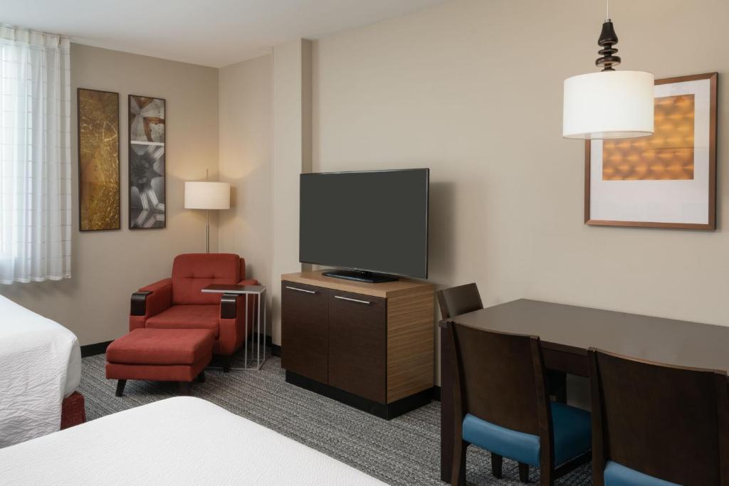 TownePlace Suites Miami Kendall West photo
