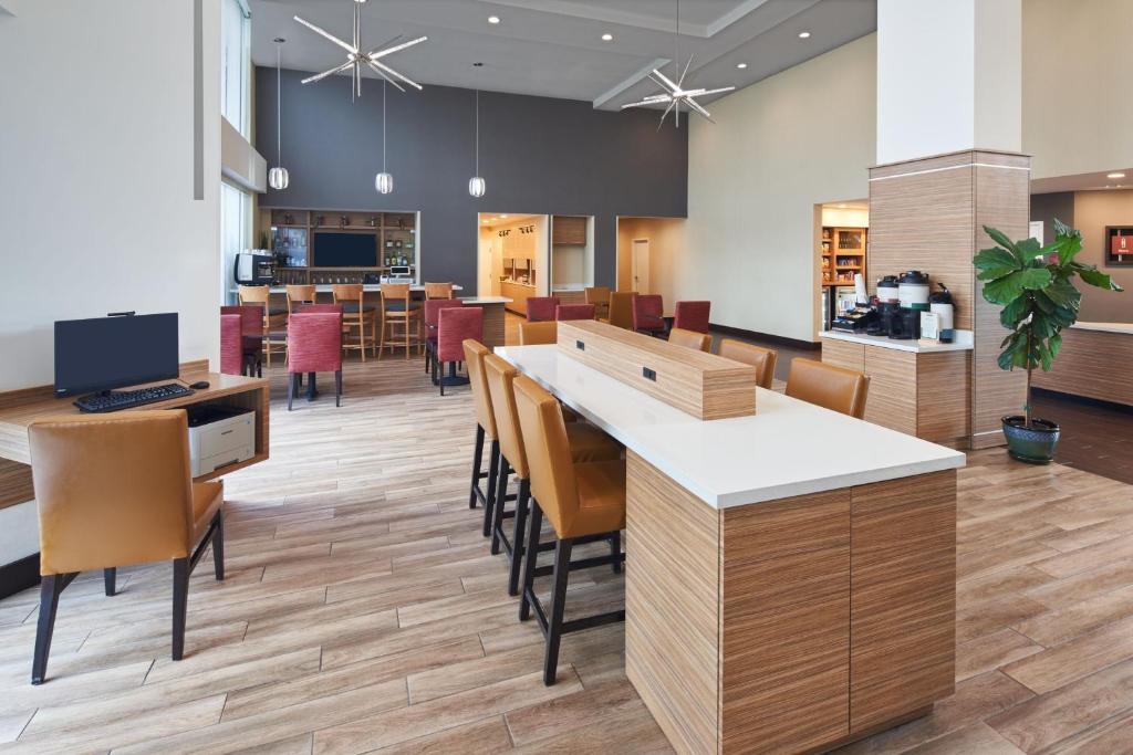 Food and beverages, TownePlace Suites by Marriott Miami Kendall West in Miami (FL)