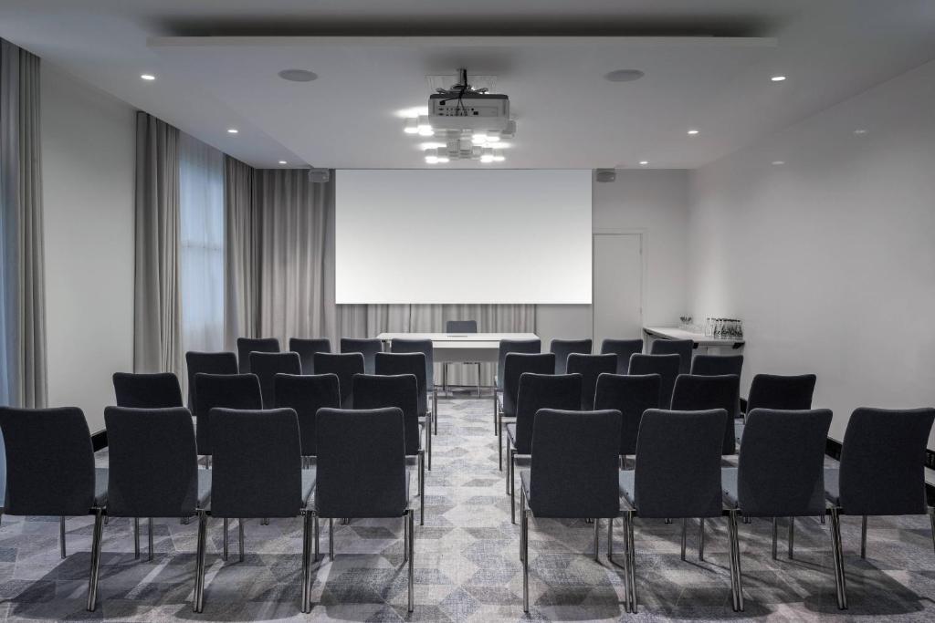 Tárgyalóterem/bálterem