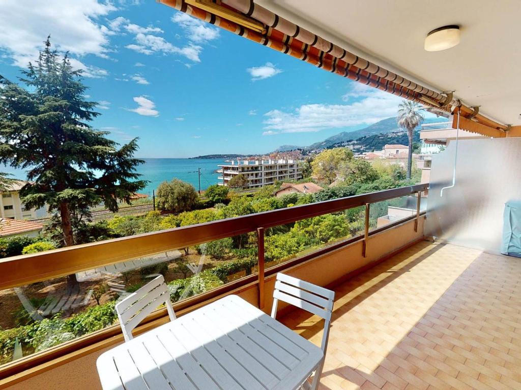 Spacieux studio à Menton avec grande terrasse et garage - FR-1-196-296 - 1