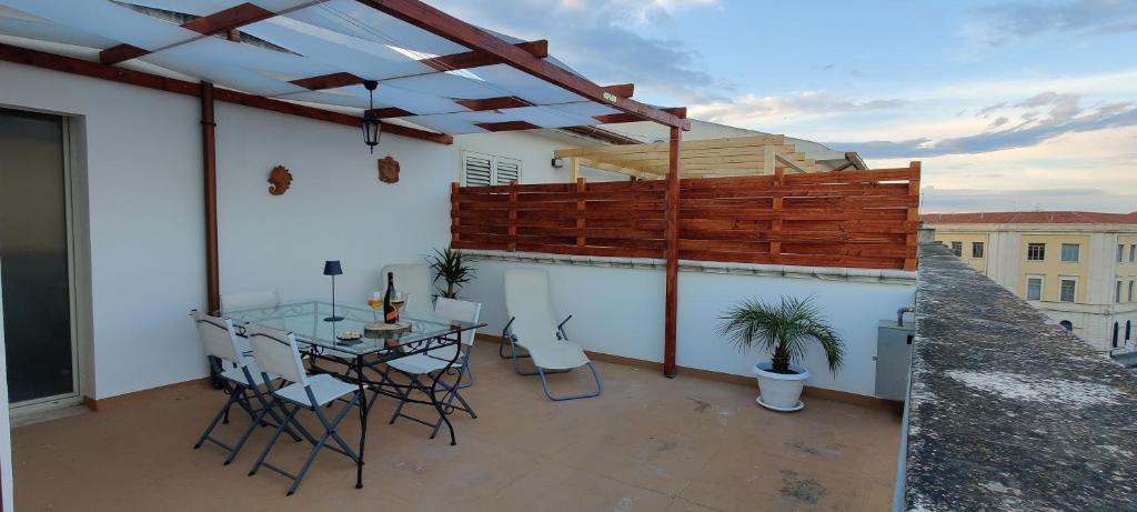 La Terrazza Su Ortigia Seaview Apartment - 3