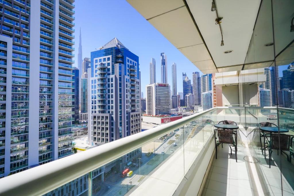 Alashrafia Saray- Splendid 1BR apartment in Canal Views, Dubai