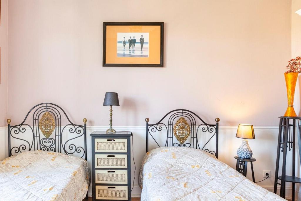 B&B Quarto Violeta com Chaminé, Ramalhal