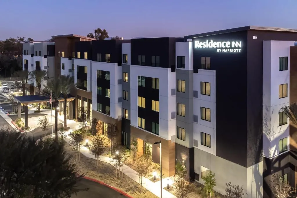 Residence Inn by Marriott Anaheim Brea，位于布雷亚的酒店