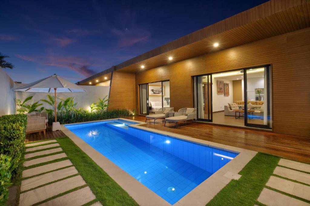 The Claremont Luxury Villas photo
