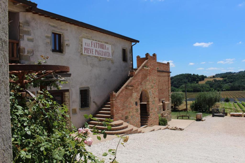 Fattoria di Pieve Pagliaccia - Cantina Brugnoni — Hotel in Perugia