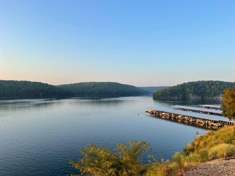 Most Exquisite View on the Lake! USA Themed fun condo! Host dedicated to creating your next memorable vacation!, Kaiser