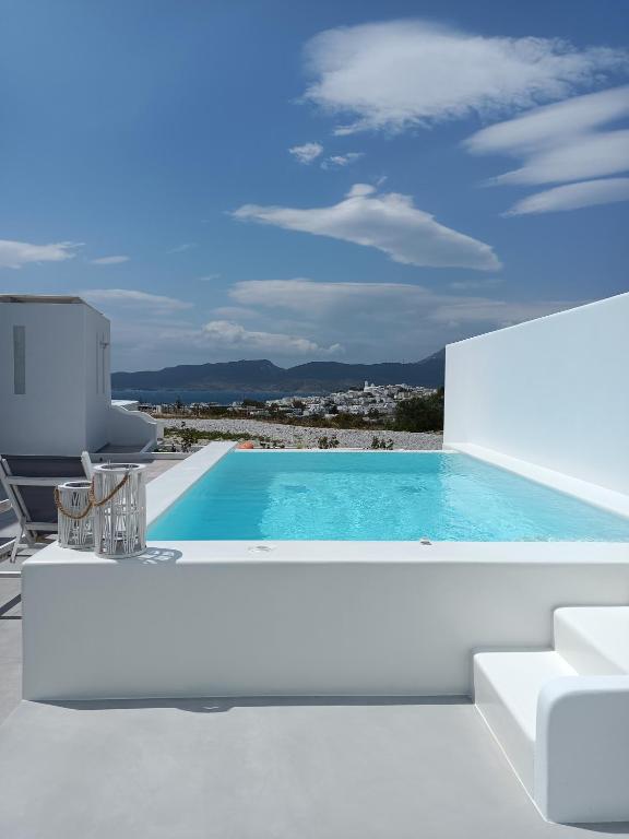 Kapetan Giannis Suite, Adamas