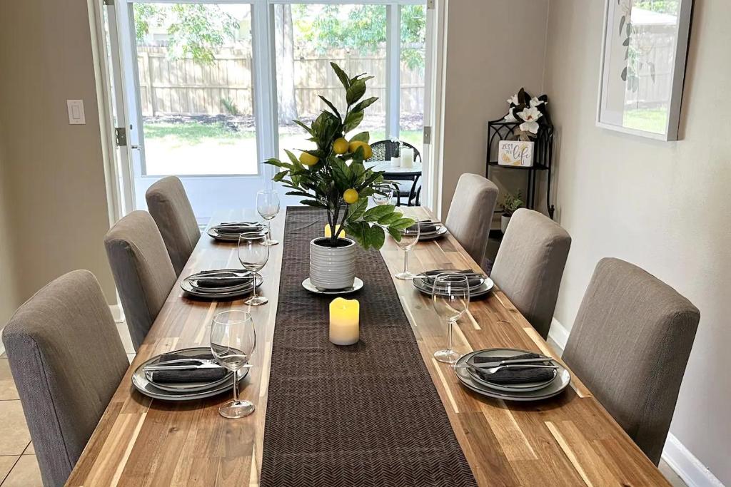 Citrus Cottage, Perfectly furnished delightful modern retreat!