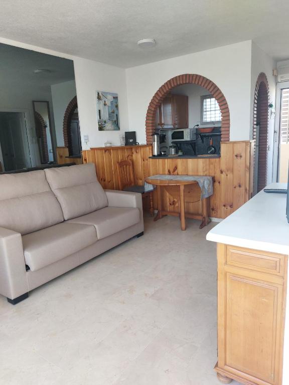 Lovely apartment in Torremolinos Views of the sea, pool, terrace, sofa bed and fully equipped kitchen - 5