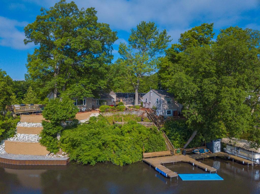 Bluebird Bay Resort — Hotel in Monticello (IN)