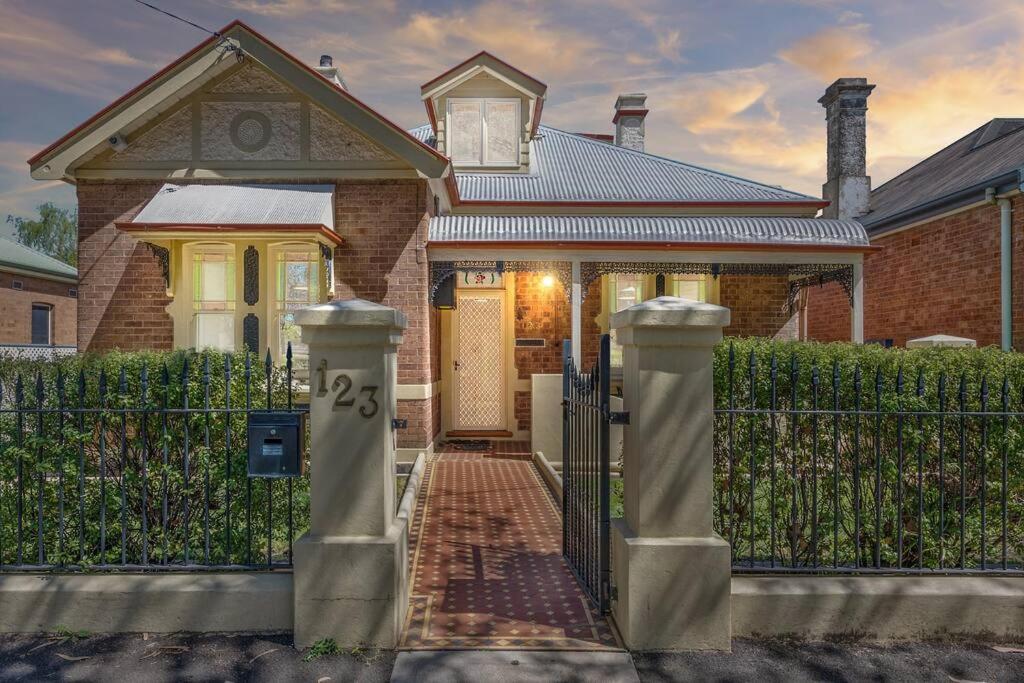 Kyogle123 Central location, Orange