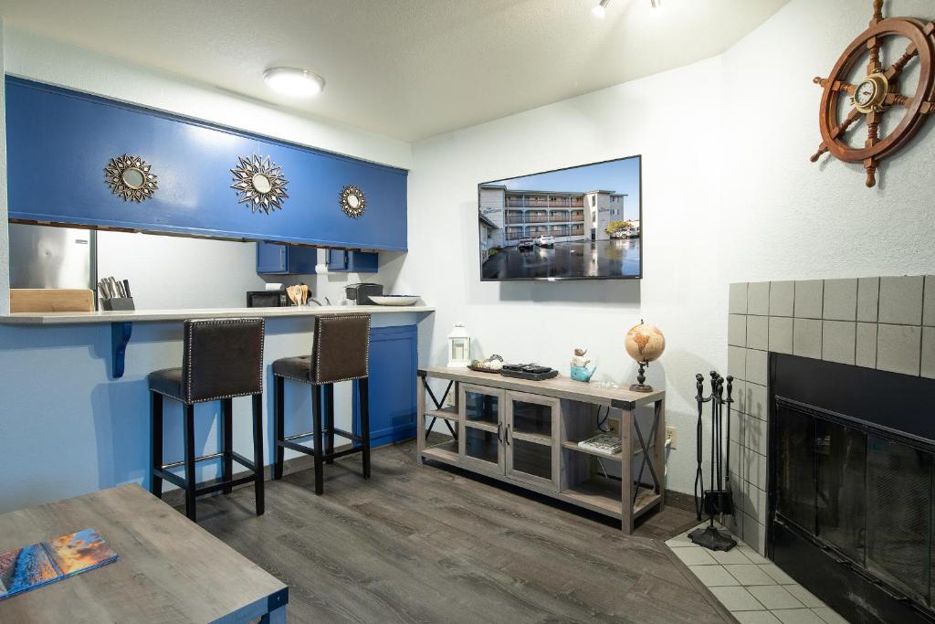 Aurora at Nautilus - Pet Friendly Oceanfront Condo, Ocean Shores