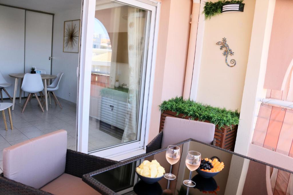 Port-Fréjus, LE CONSUL, appartement 2 pièces climatisé, terrasse & parking - 3