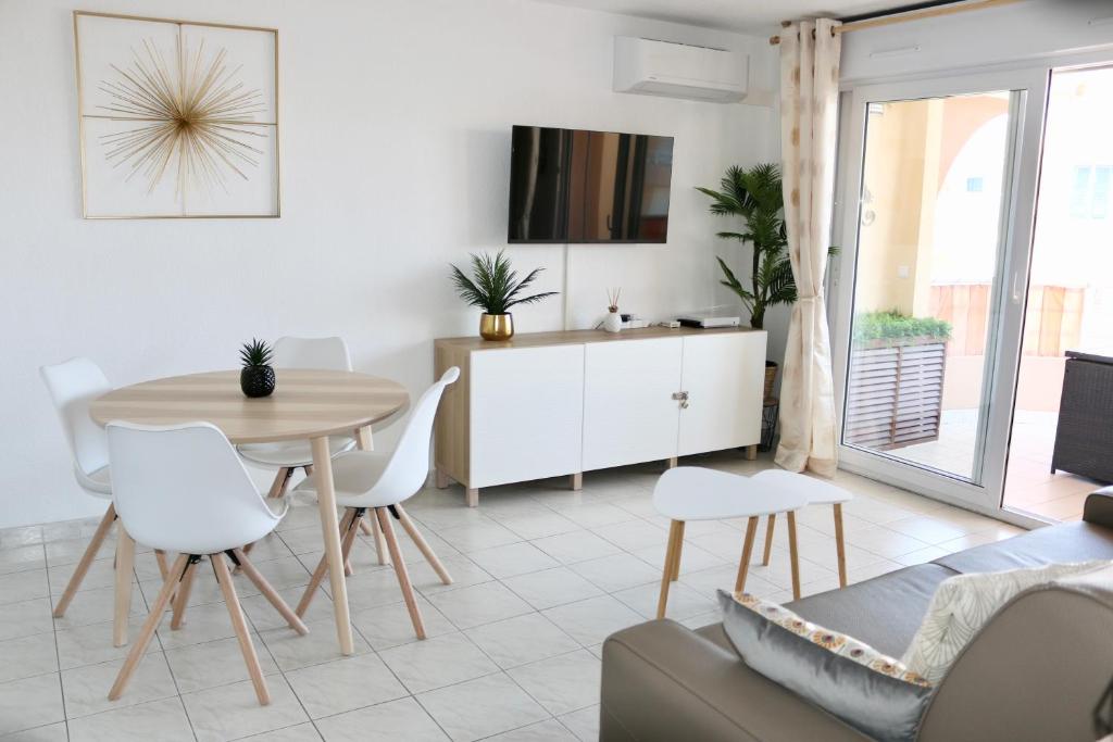 Port-Fréjus, LE CONSUL, appartement 2 pièces climatisé, terrasse & parking - 5