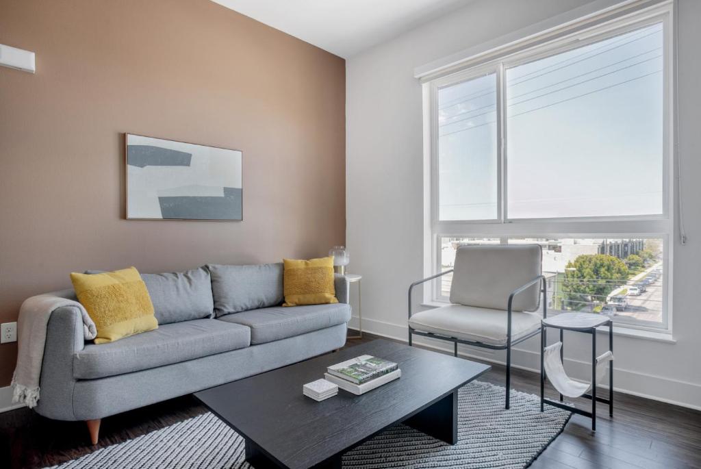Culver City 1br w gym roof terrace nr 405 LAX-1050, Los Angeles