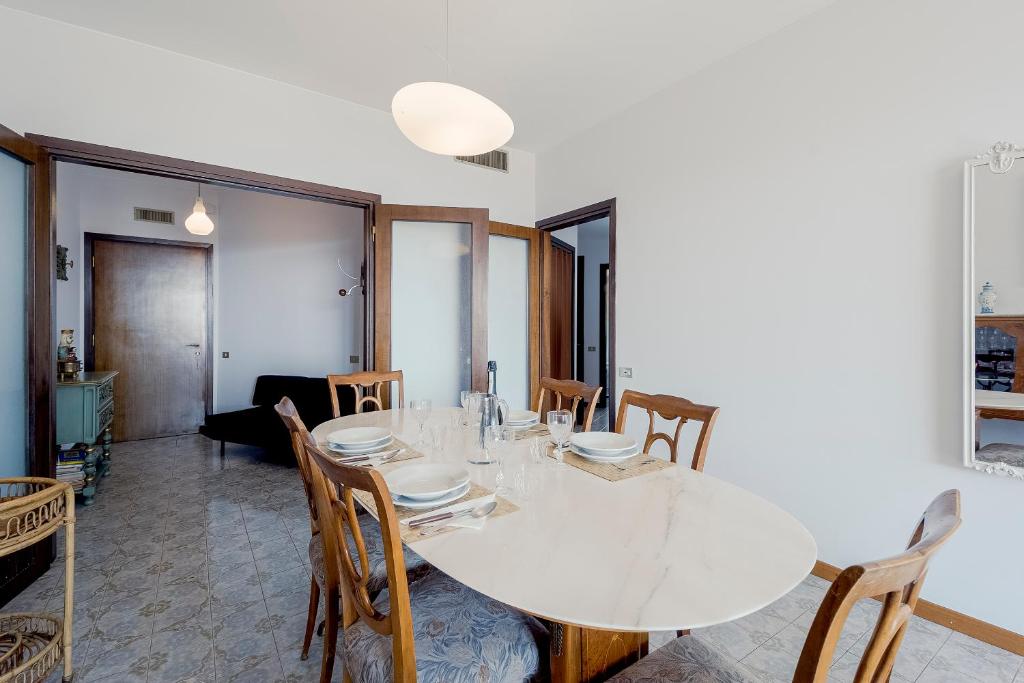 GuestHost - Condominium Flora Vintage Apartment - 5