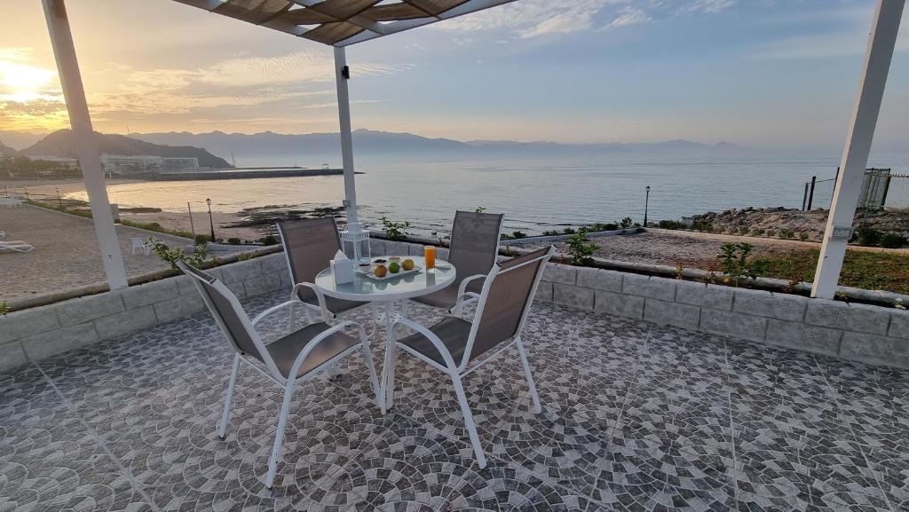 Balcony/terrace, Holiday Beach Resort in Fujairah