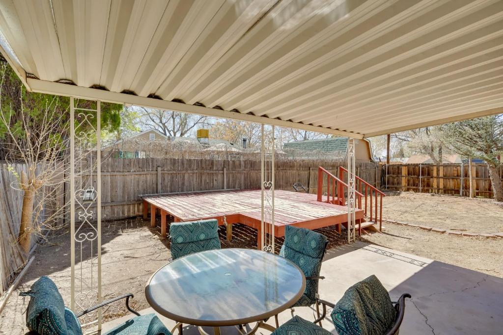 Pueblo House by Riverwalk, 2 Miles to Fairgrounds!