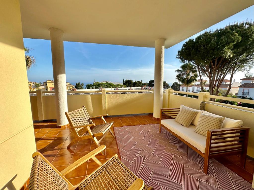 Seaview and big terrace Cabopino, Marbella
