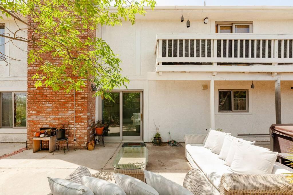 Malibu Seaside Bliss with Hot Tub and Beach & Hike nearby