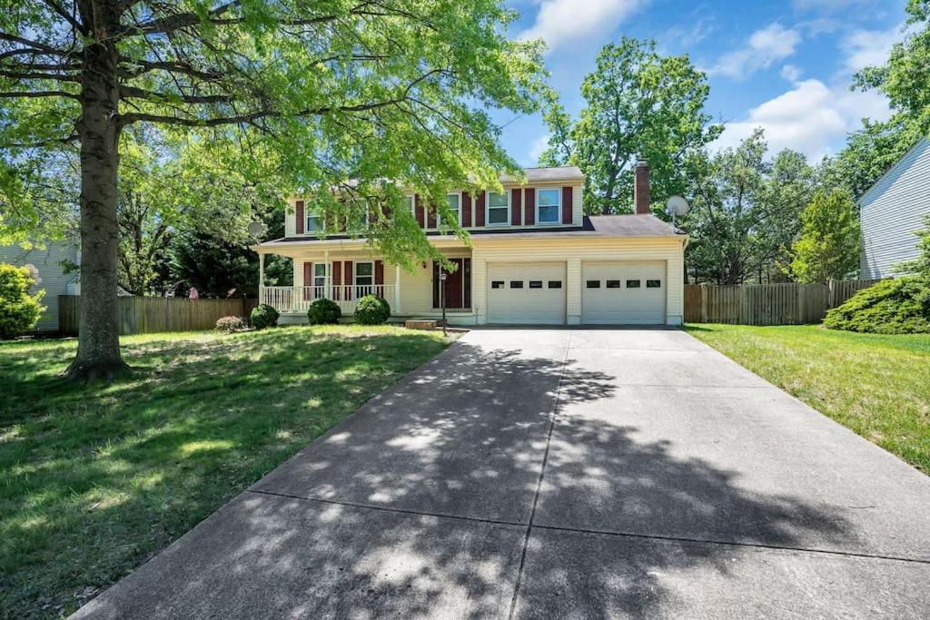 Exquisite & Immaculate 5BD in Best Location