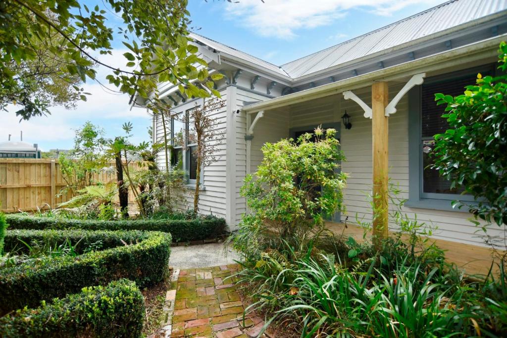 Hampstead Cottage - Christchurch Holiday Homes