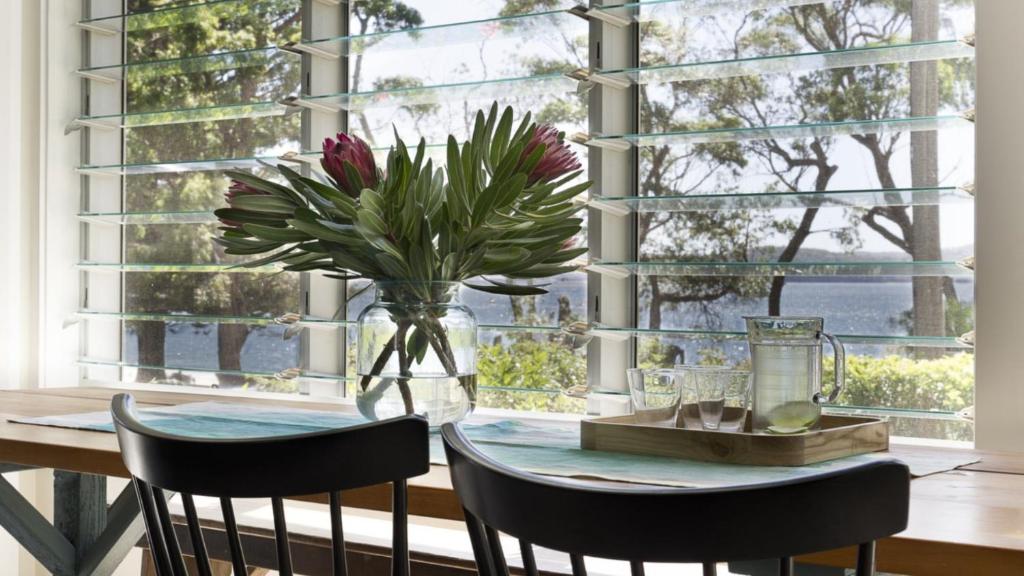 Beach Vista - A Designer Delight Oposite The Beach, Pearl Beach