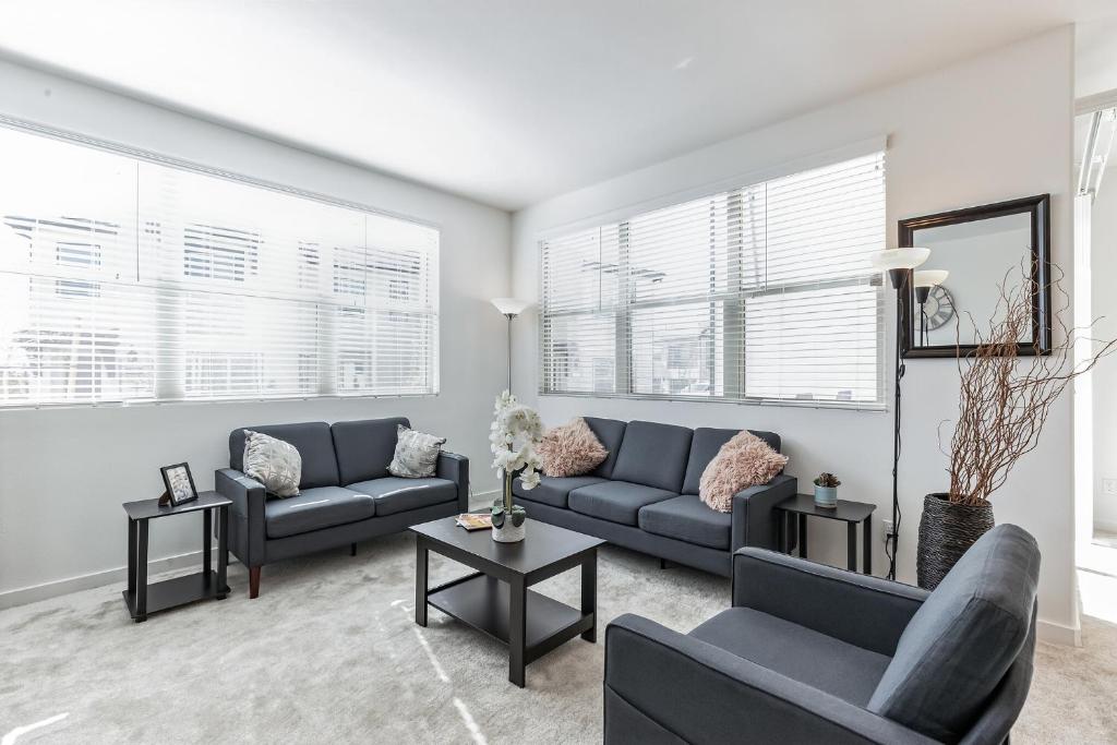 Cute Home with 3 Bedroom near ONT Airport book now