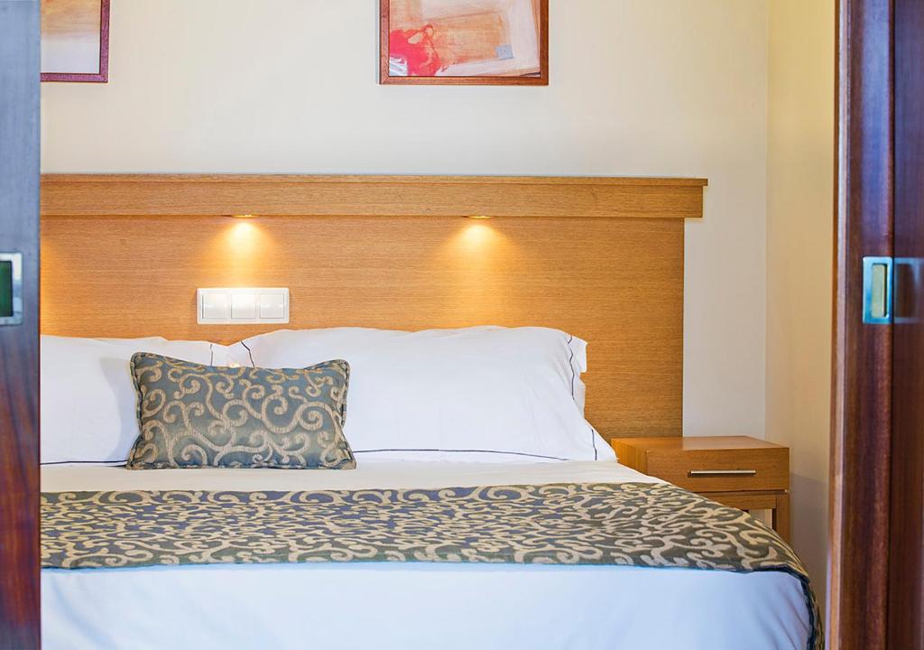 Sunset Beach Club Hotel Apartments — Hotel rooms in Benalmadena, Andalusia