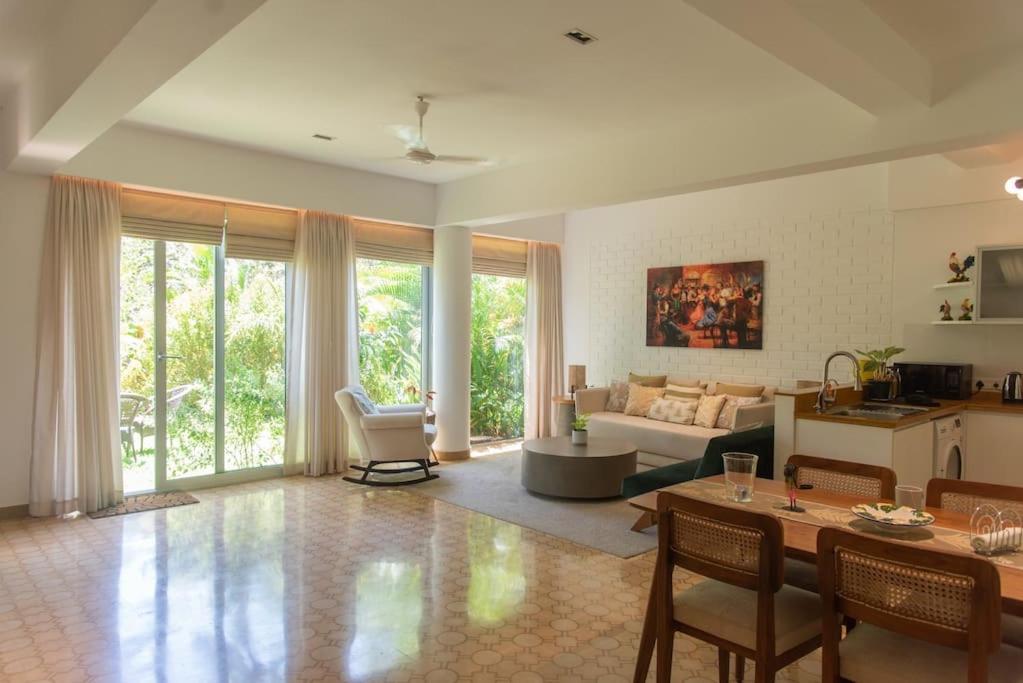 Artistic Forest View Villa in Assagao with a Personal Caretaker — Hotel in Goa