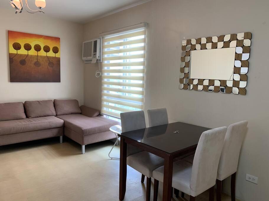 Homey 2 BR Unit w/Pool in Avida IT Park, Cebu City