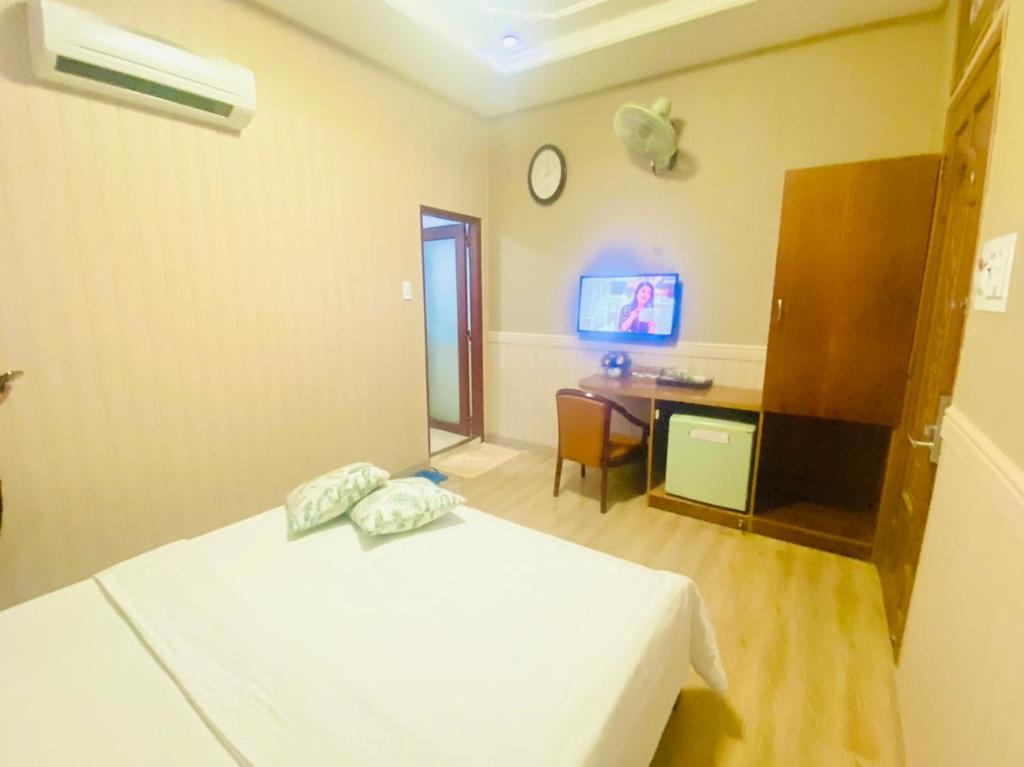 Nhu Y Hotel photo