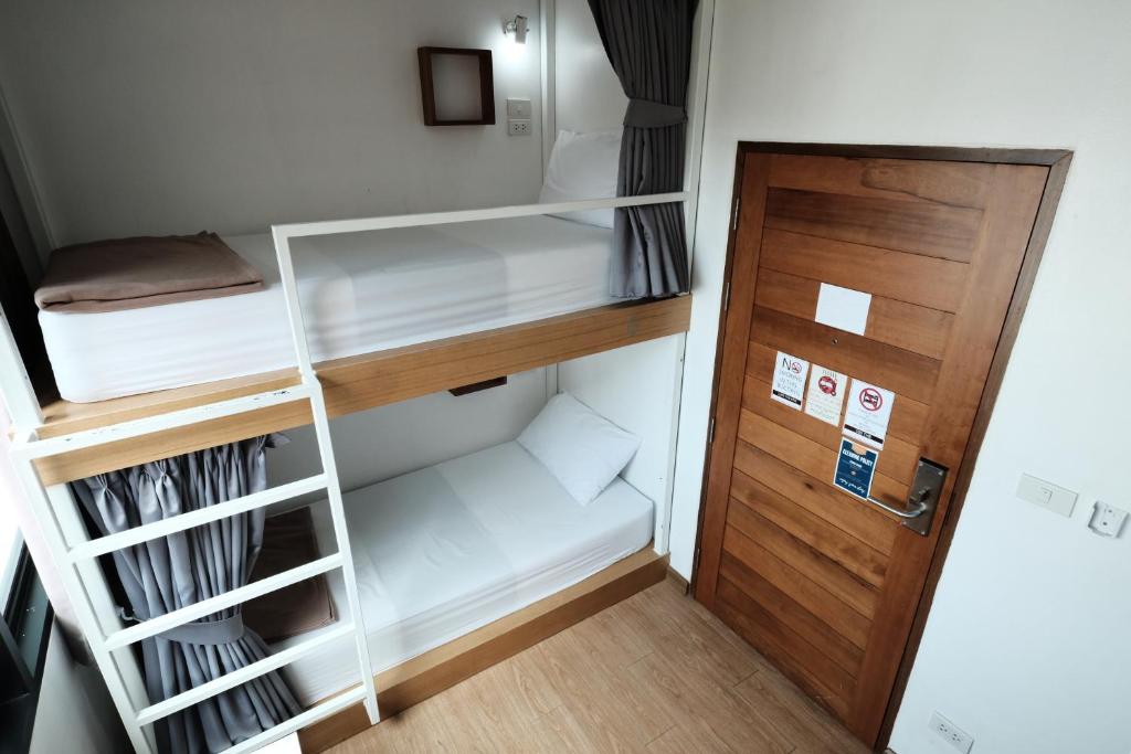 Wayha Hostel Don Mueang Airport photo