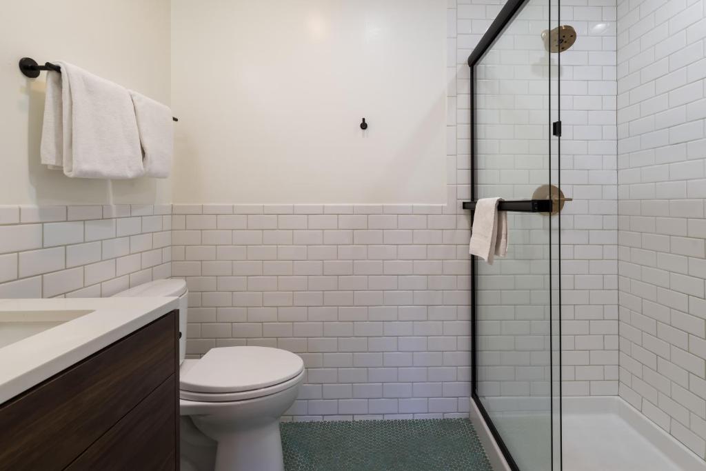 Signature Inn Oakland photo