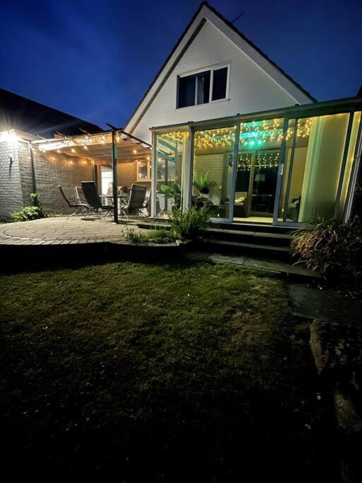City Home with Parking and Garden, Chester photo 6