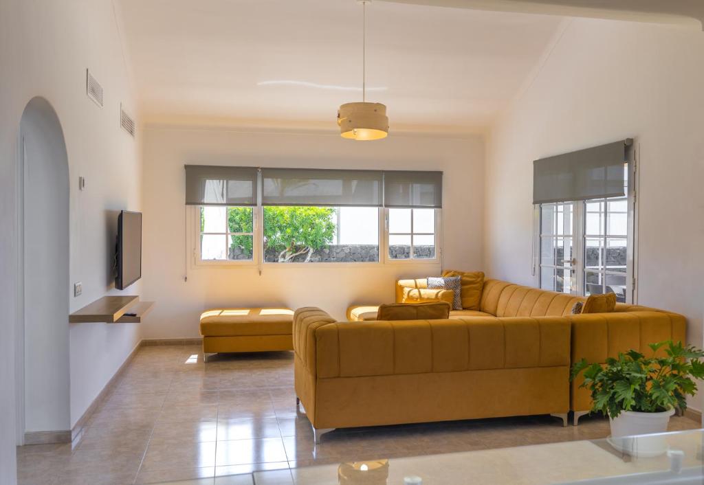 Hyde Park Lane Villas — Hotel rooms in Puerto del Carmen, Canary Islands