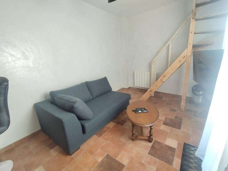 Méziere sur seine, petite maison