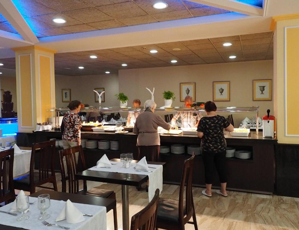 Hotel Astoria Park — Restaurant & bars in Lloret de Mar, Catalonia