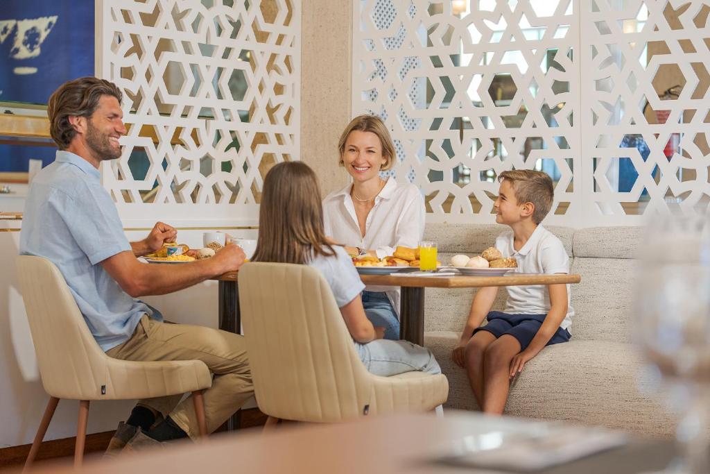 อาหารและเครื่องดื่ม