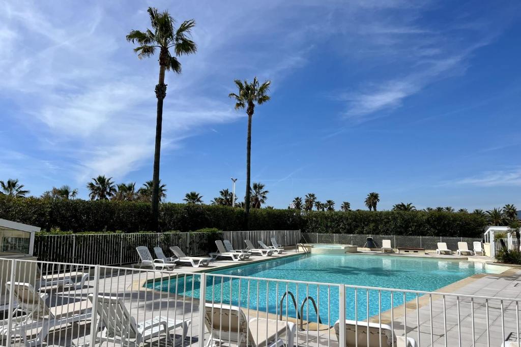 Nice studio with balcony located in Fréjus, Fréjus