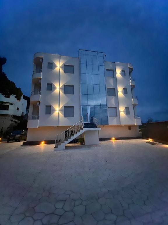 AL Hotel — Hotel in Vlora
