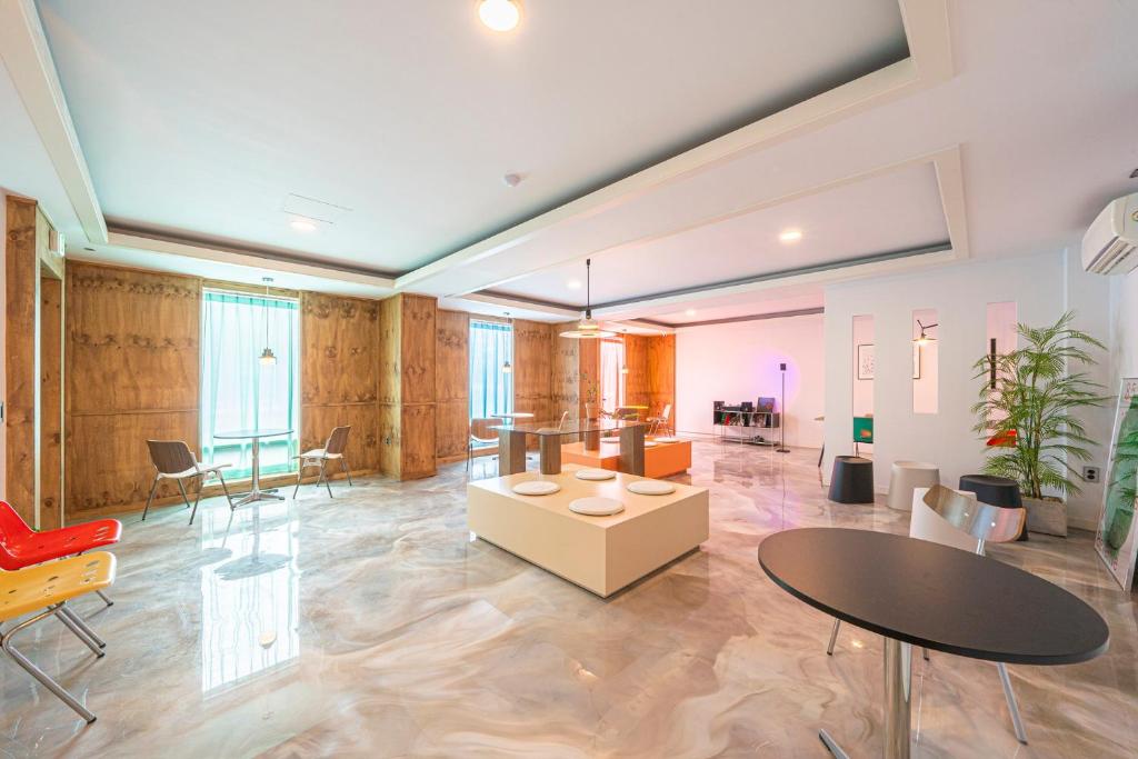 1. 더휴식 소륜호텔..