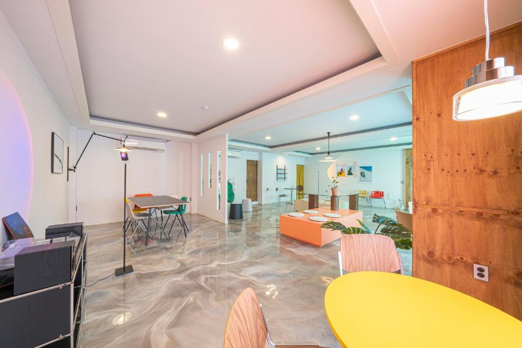 2. 더휴식 소륜호텔..