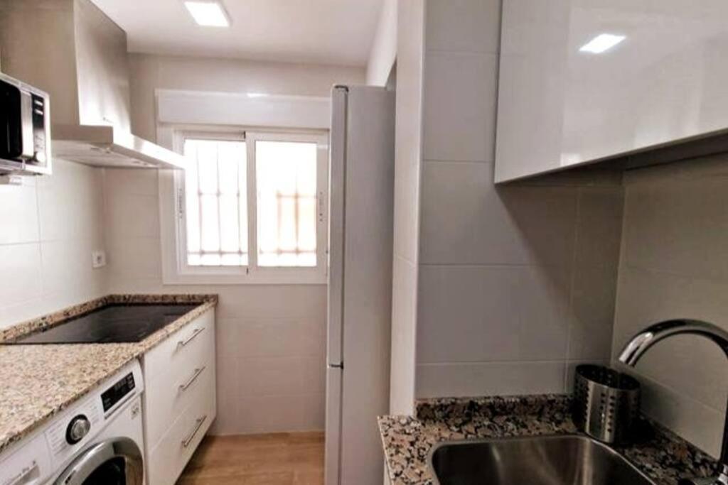 Moderno apartamento Sevilla zona Nervión. WiFi/AC - 3