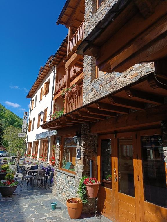 Hotel Llacs De Cardos — Hotel in Tavascan