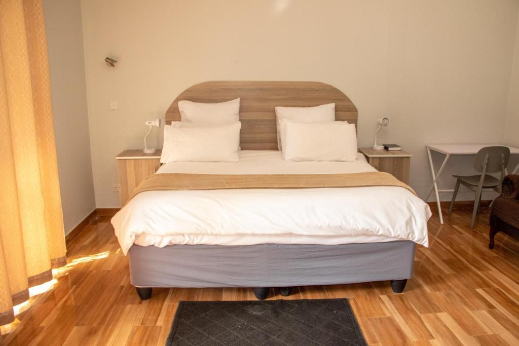 Neat one bedroom in Morningside guesthouse - 2091