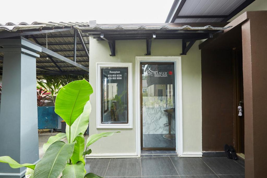 D'Qamar Guesthouse photo