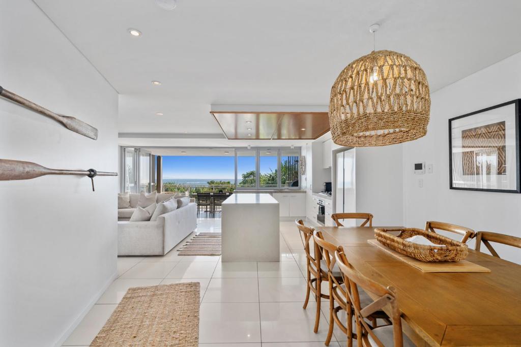 Waves 11 - Beachfront - Sleeps 8, Point Lookout