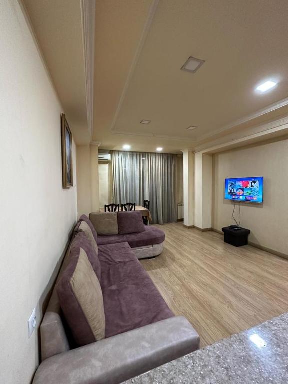 Apartment In Yerevan on Yervand Kochar street 9, Jerevan